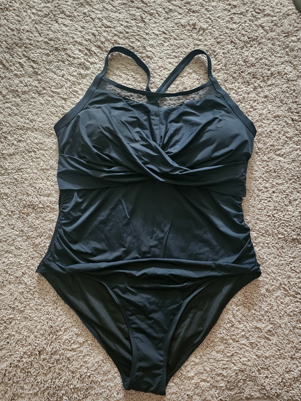 Sleek Black Twist-Front One-Piece Swimsuit